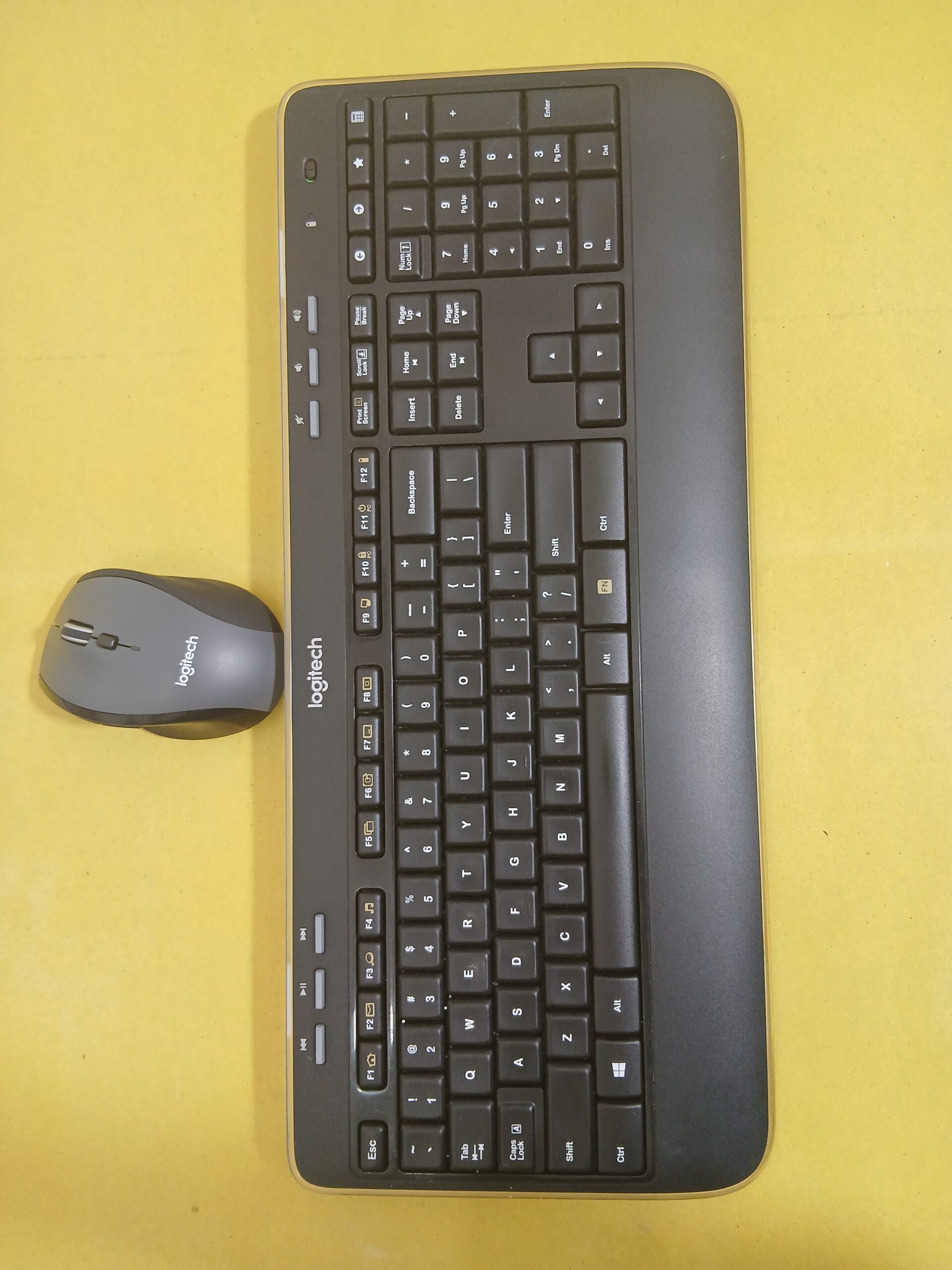 20250605_150435-scaled-1.jpg Wireless Logitech Keyboard and Mouse Combo with Dongle. - Image 1
